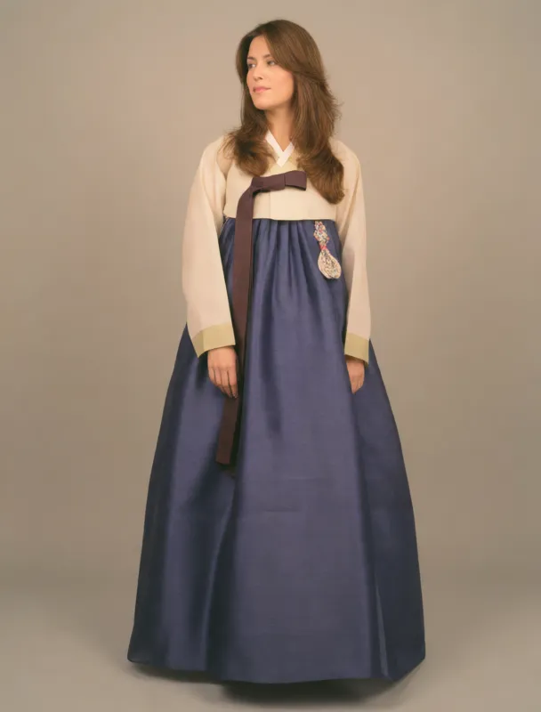 hanbok with short jeogori and full chima by krea 2
