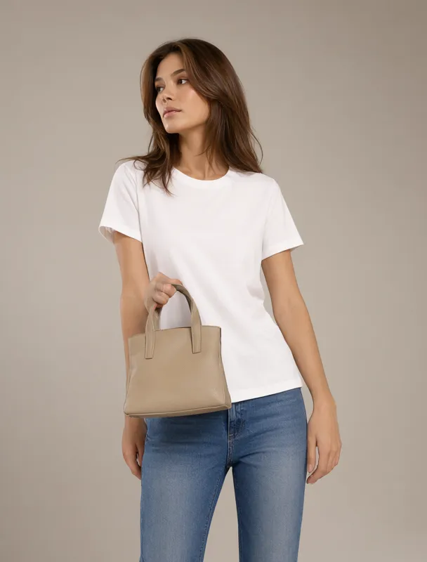 top handle bag by qwen image 2.1