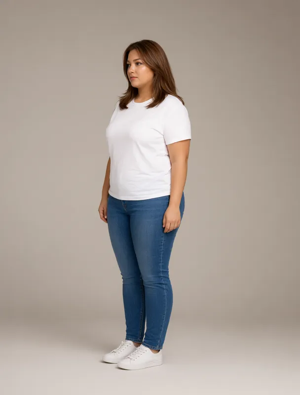 plus size figure by qwen image 2.1