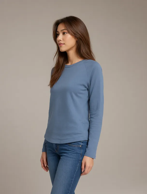 raglan sleeves by qwen image 2.1