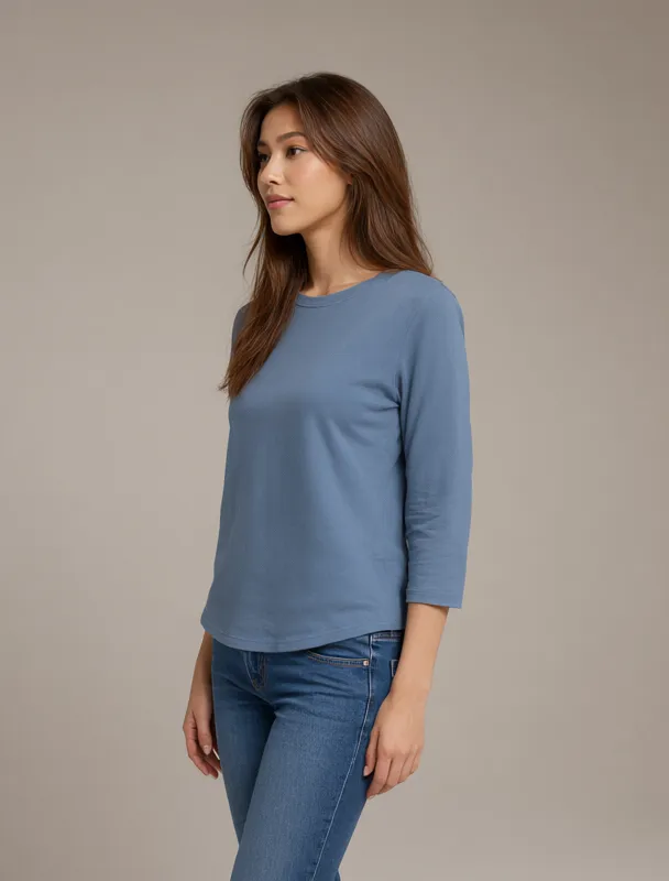 three quarter sleeves by qwen image 2.1